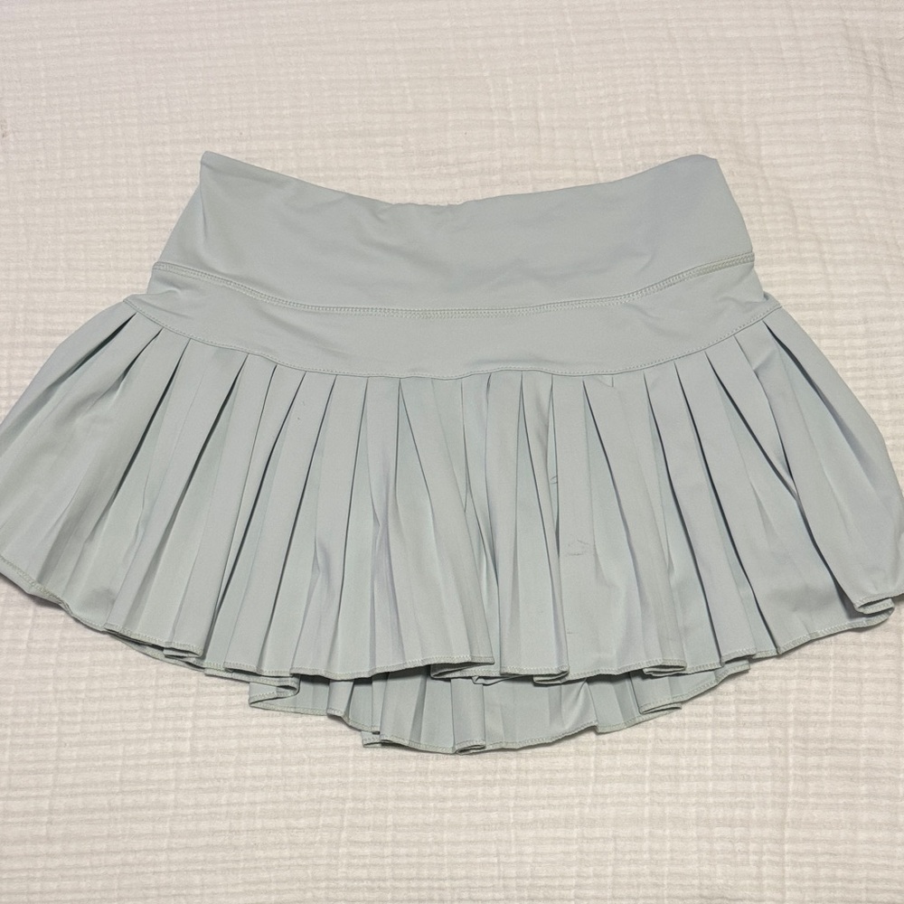 Light blue gold hinge athletic skort